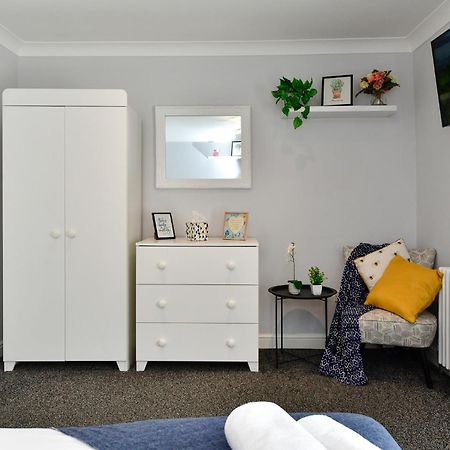 Free Parking - Heart Of The City - Superb Townhouse & Garden - Peaceful Area But Only 5Min Walk To Beach, Shops, Bars, Arena, Marina, Parks Swansea Zewnętrze zdjęcie