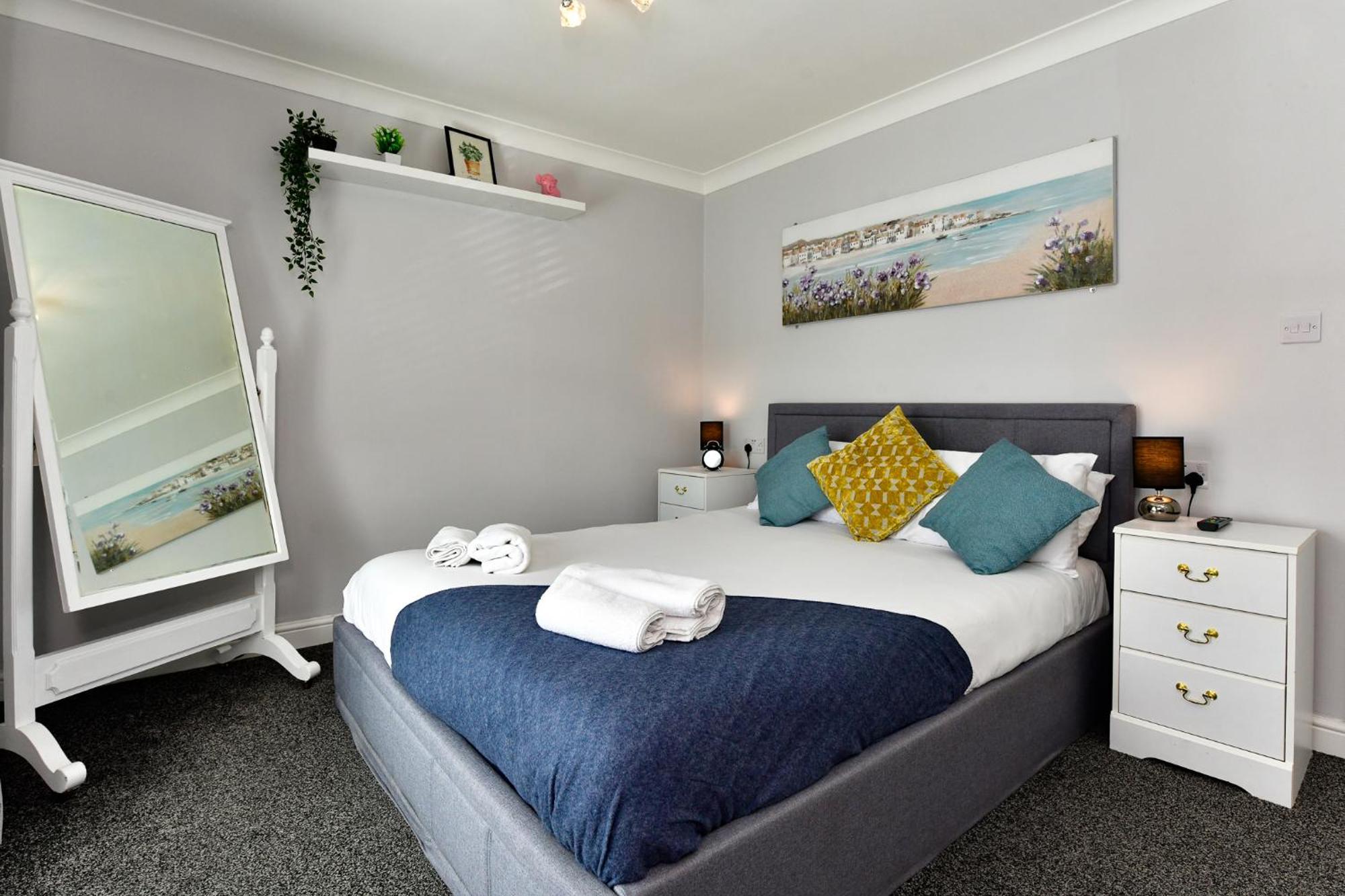 Free Parking - Heart Of The City - Superb Townhouse & Garden - Peaceful Area But Only 5Min Walk To Beach, Shops, Bars, Arena, Marina, Parks Swansea Zewnętrze zdjęcie