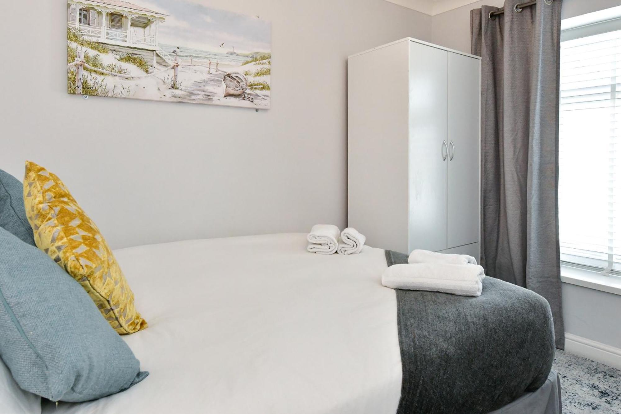 Free Parking - Heart Of The City - Superb Townhouse & Garden - Peaceful Area But Only 5Min Walk To Beach, Shops, Bars, Arena, Marina, Parks Swansea Zewnętrze zdjęcie