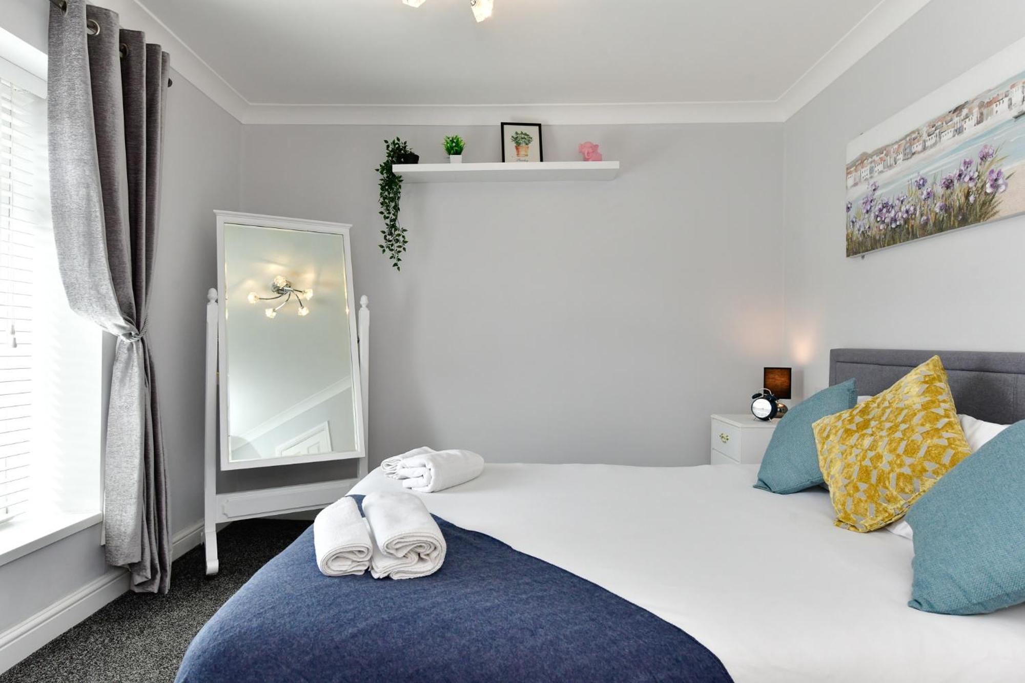 Free Parking - Heart Of The City - Superb Townhouse & Garden - Peaceful Area But Only 5Min Walk To Beach, Shops, Bars, Arena, Marina, Parks Swansea Zewnętrze zdjęcie